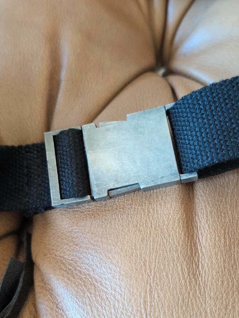 FRYE AND CO. Black Perforated Leather Crossbody Belt Bag with Keyring and Fringe - Picture 6 of 8